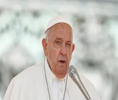 Pope Francis' Use of Vulgar Italian Term Sparks LGBTQ+ Debate