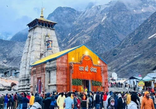 Kedarnath Darshan: Thousands of pilgrims stuck close to Sitapur while Kedarnath Darshan
