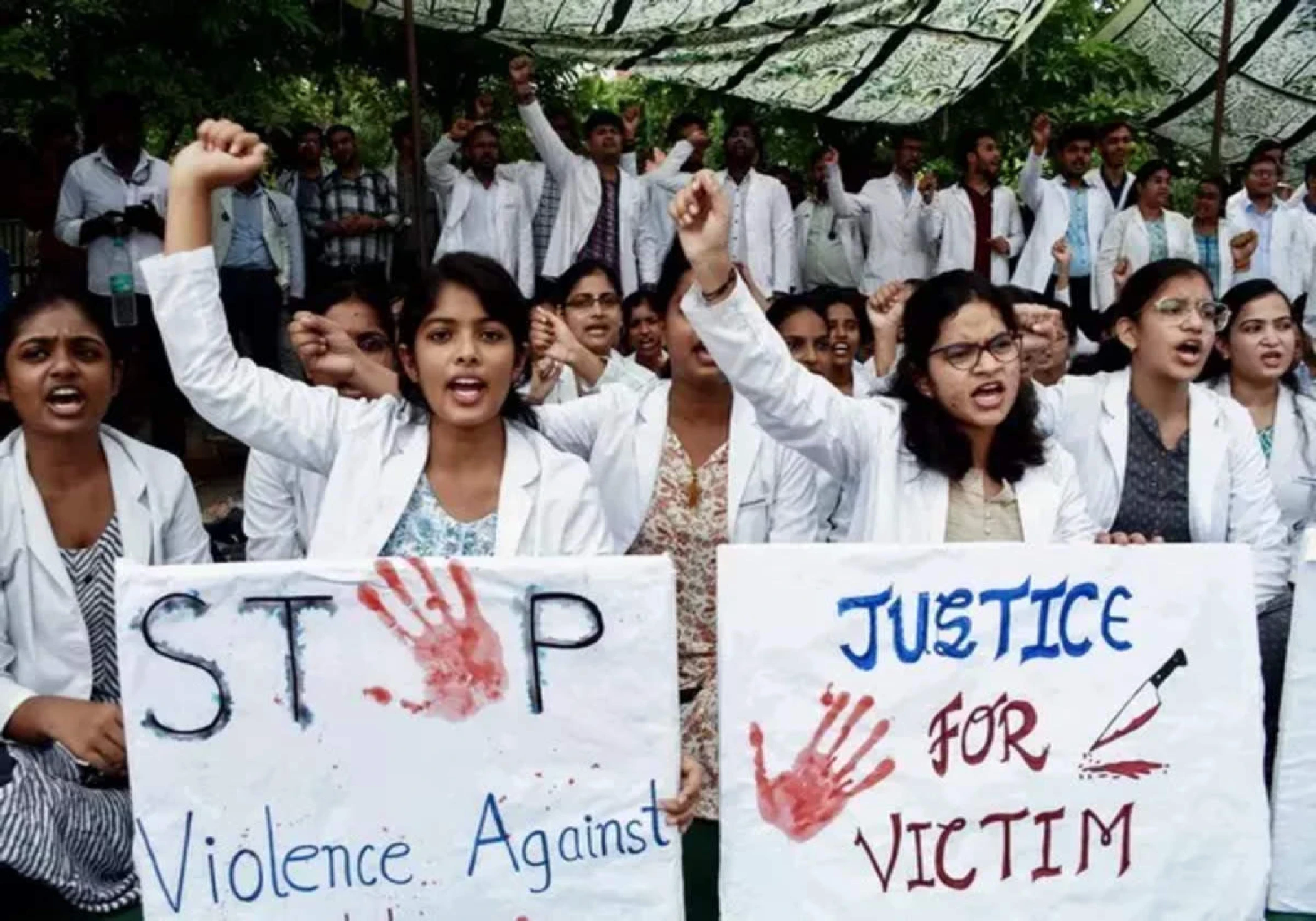 Kolkata Rape-Murder Case: Supreme Court Sets 5 PM Deadline in Protesting Doctors; Disheartened Doctors Speak Out