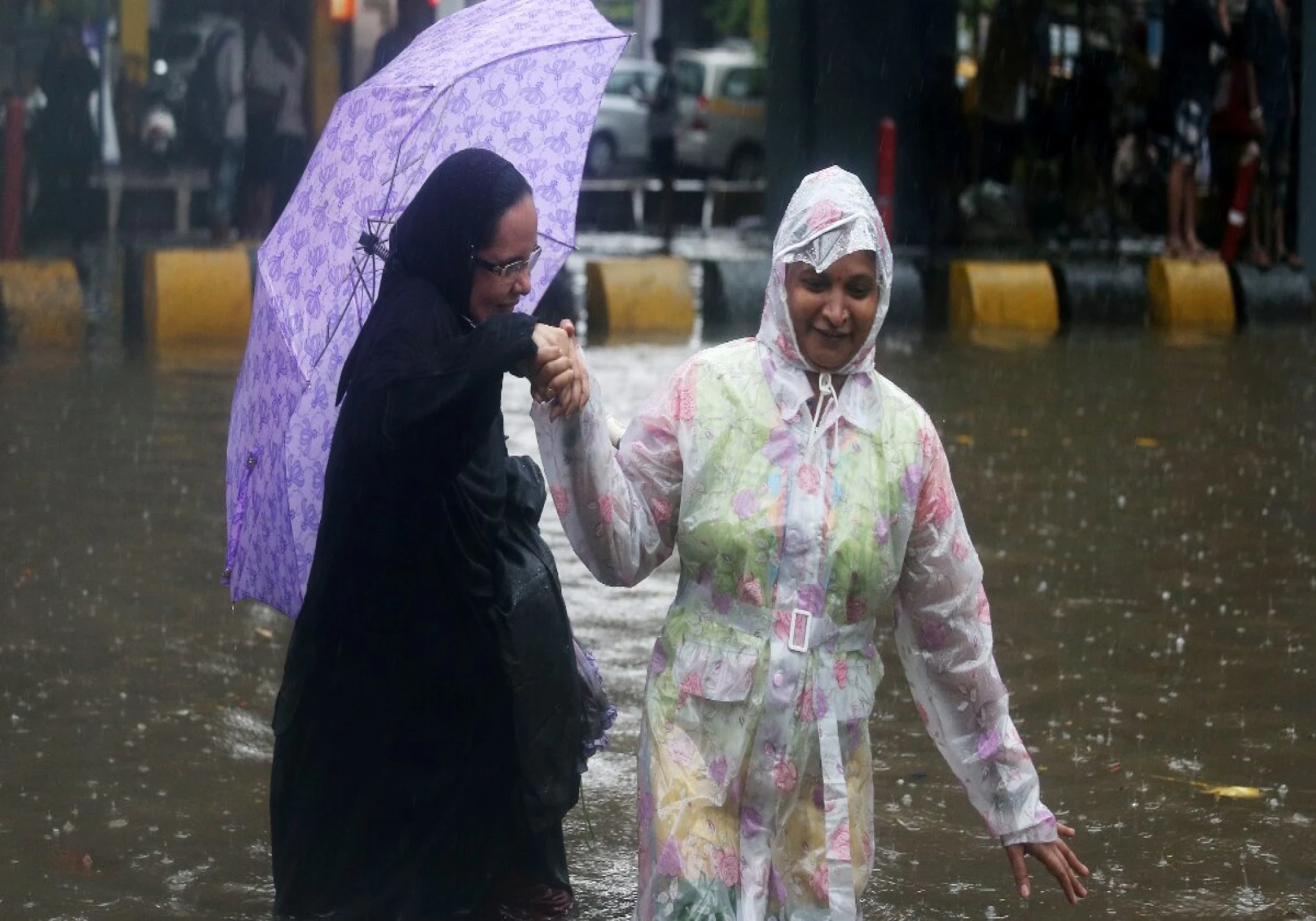 Monsoon Updates: The IMD has issued a red alert in Goa, Maharashtra, and Kerala.