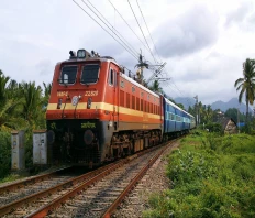 Three Coaches of Secunderabad-Shalimar Express Derail Near Howrah, Emergency Teams Dispatched