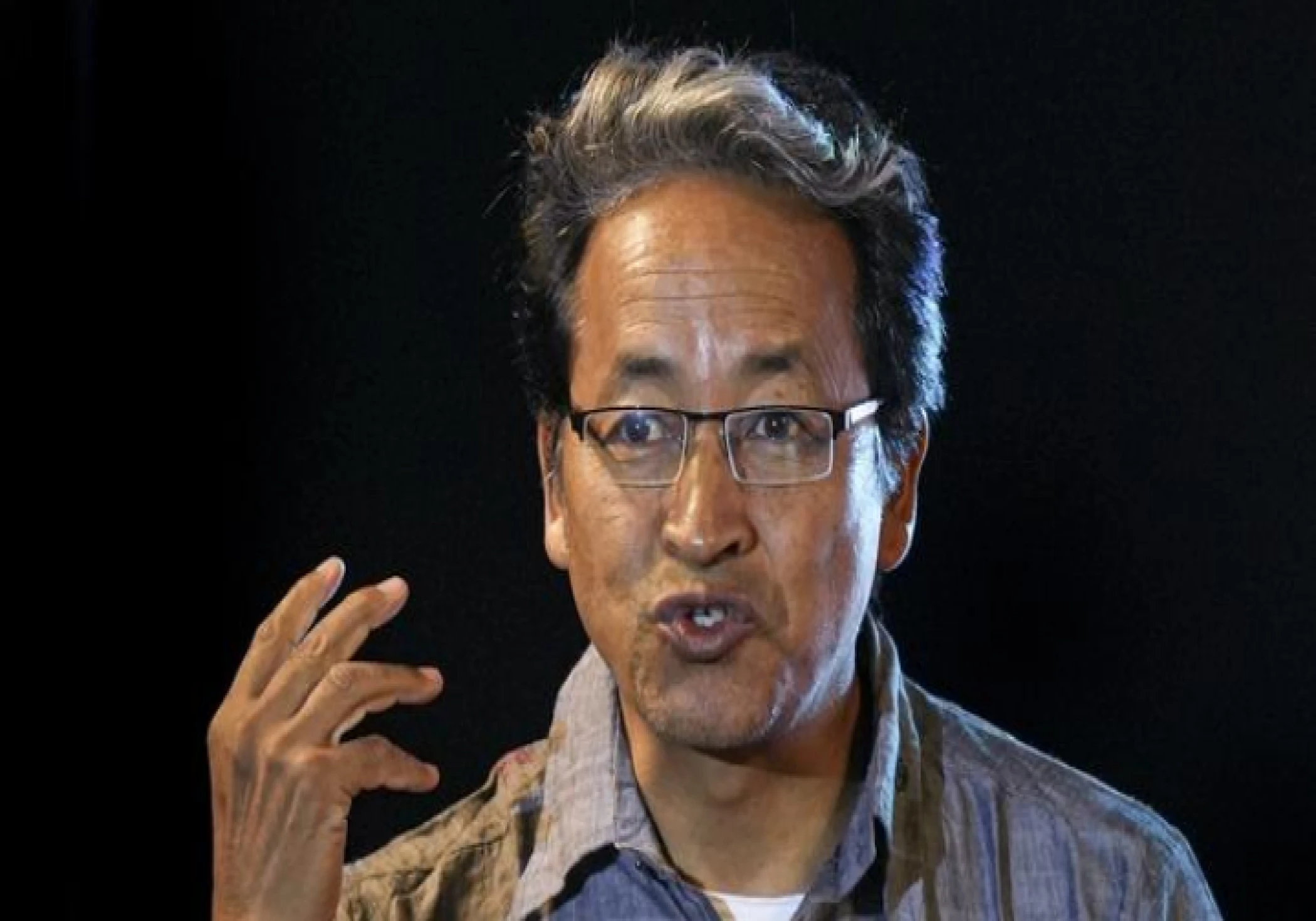 Sonam Wangchuck Arrested Two Days After Violent Protest in Leh Sonam Wangchuck Arrested Two Days After Violent Protest in Leh