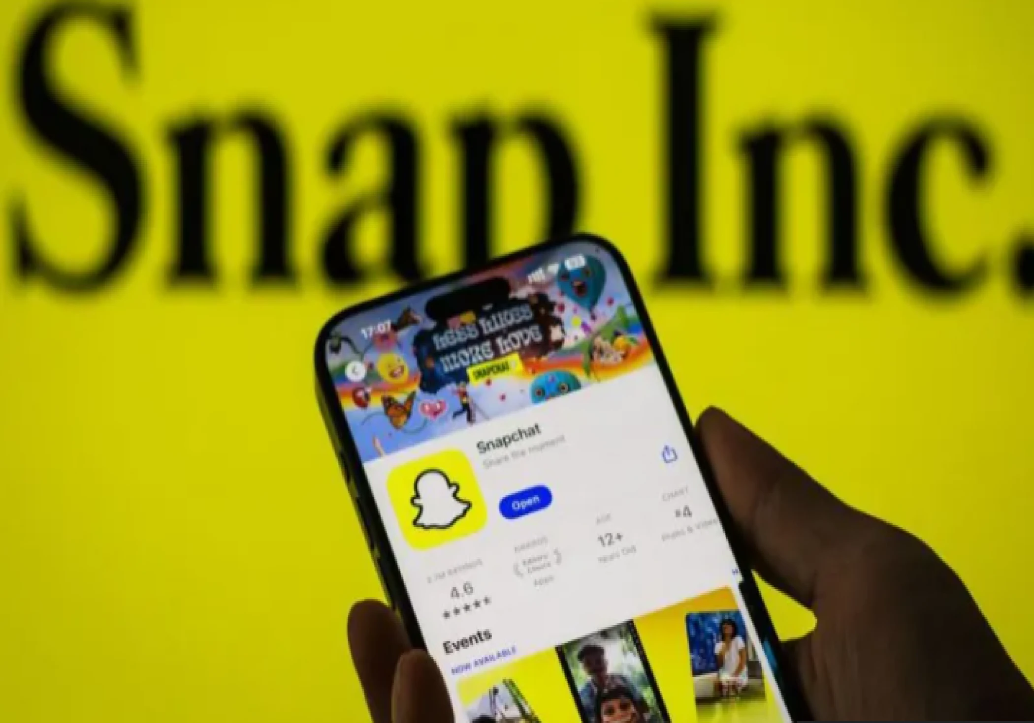 Snapchat Users Outraged Over Upcoming Subscription Fees Snapchat Users Outraged Over Upcoming Subscription Fees