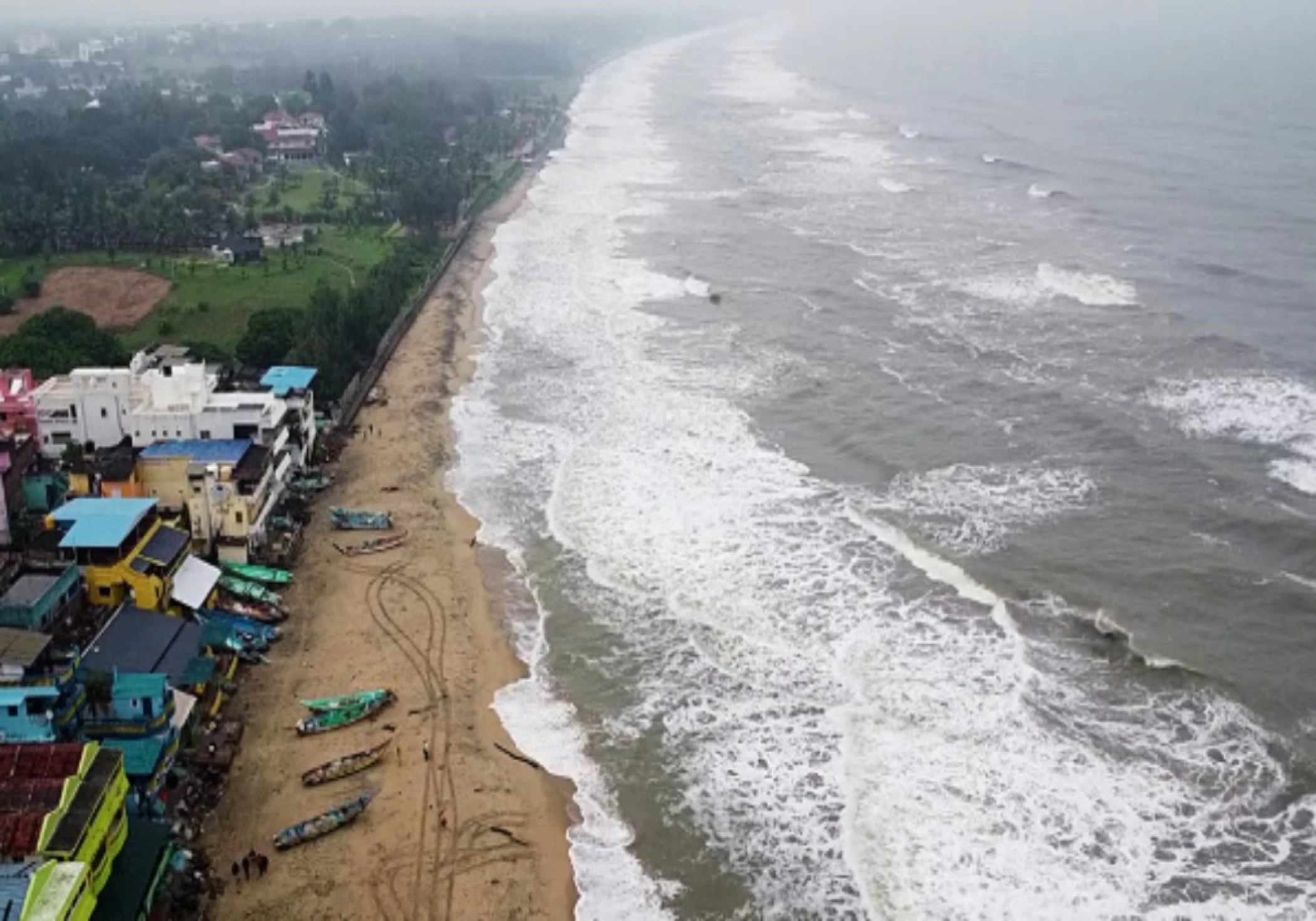 Cyclone Fengal Nears Landfall: Puducherry Urges Caution, Heavy Rains Batter Tamil Nadu