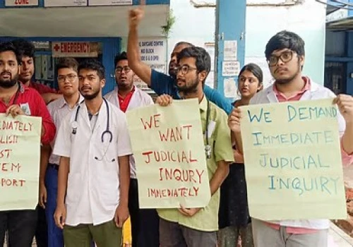 Kolkata Doctor Rape-Murder Case: Four Junior Doctors Summoned, Protesters Set Deadline for Justice