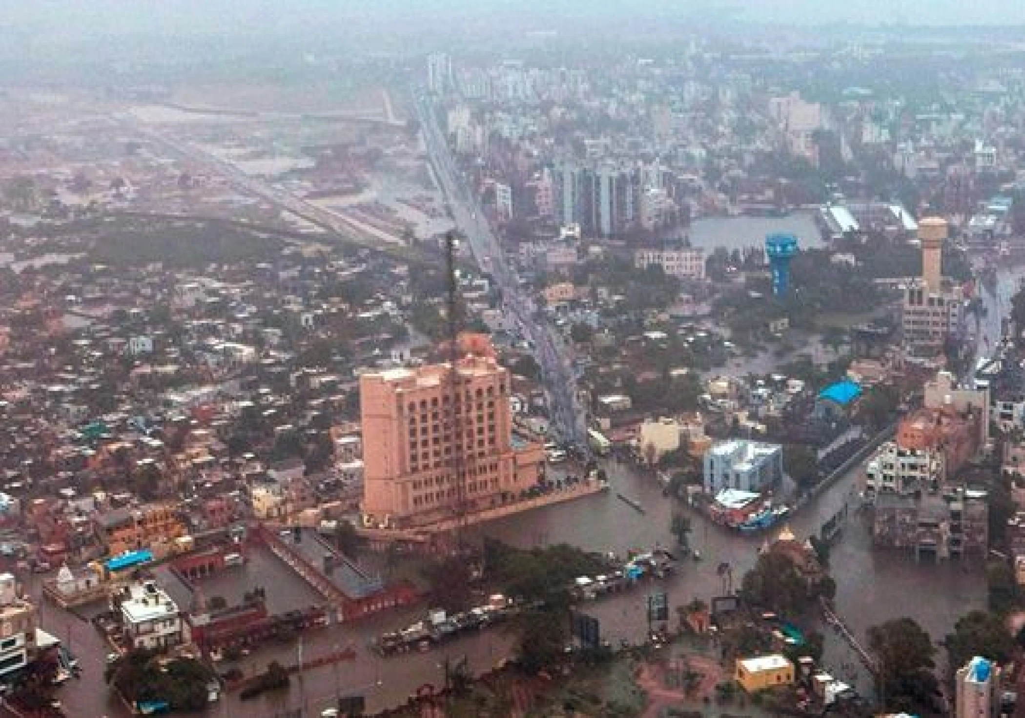 Cyclone Asna Triggers Red Alert in Karnataka; IMD Warns of Heavy Rain in Gujarat